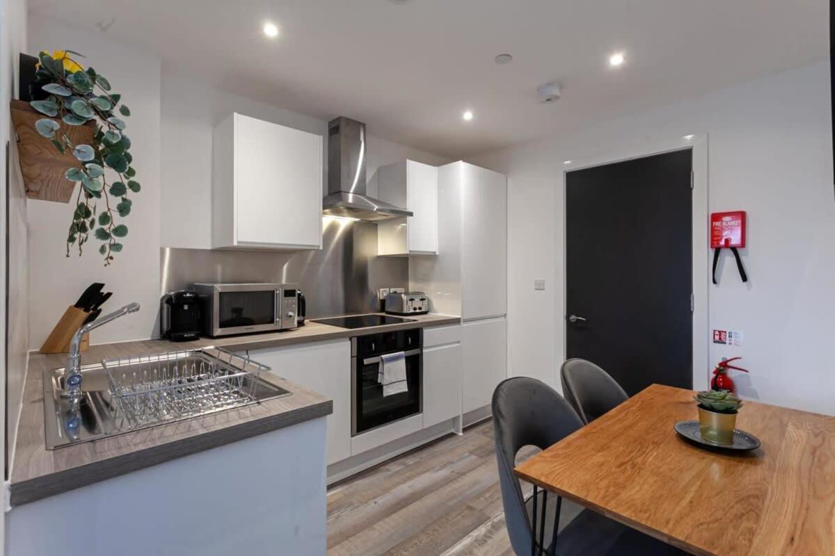 Stunning 2 Bed Flat 5Min To Old Trafford Stadium Манчестер Экстерьер фото